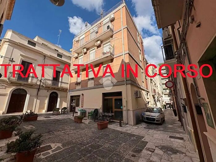 Appartamento trilocale in affitto in Via De' Catignano, Brindisi