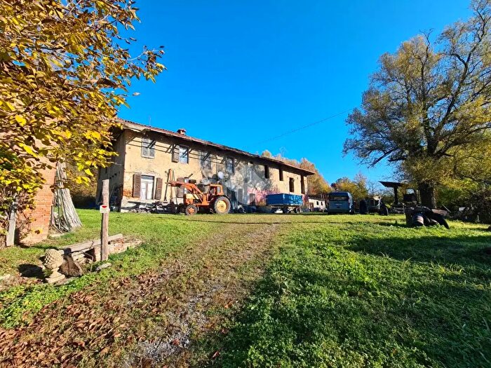Casa con 8 locali in vendita in Via Torino, Castiglione Torinese