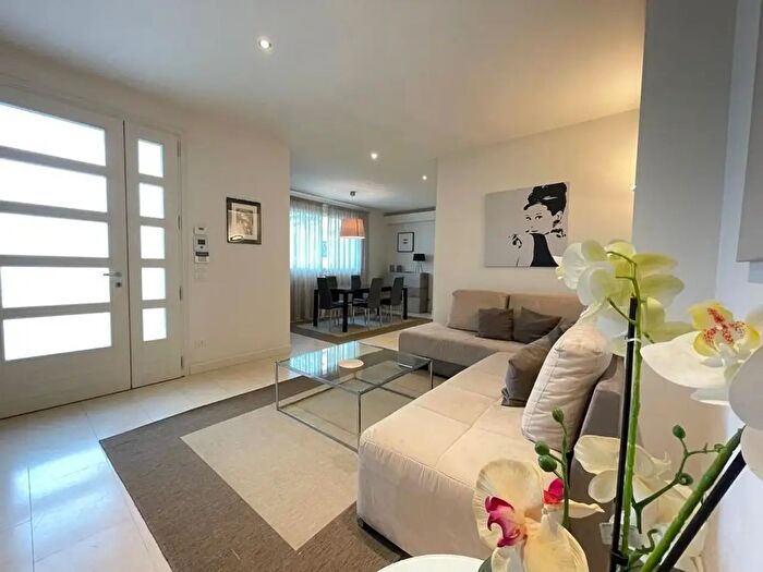 Casa con 9 locali in affitto in Forte Dei Marmi