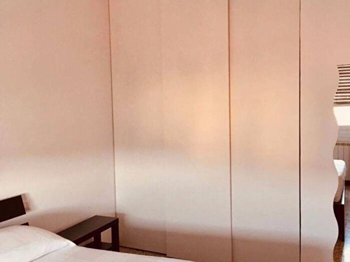 Appartamento bilocale in affitto in Alzaia Naviglio Grande, Navigli Darsena, Milano