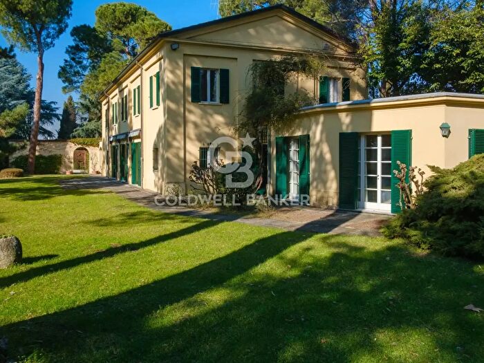 Casa con 20 locali in vendita in Via Chianciano, Cesena