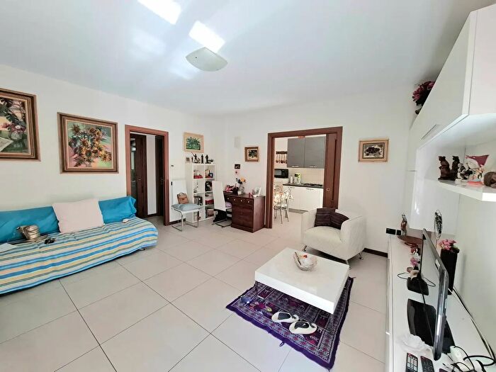 Appartamento con 5 locali in vendita in Via G B Buffetti, Rovigo