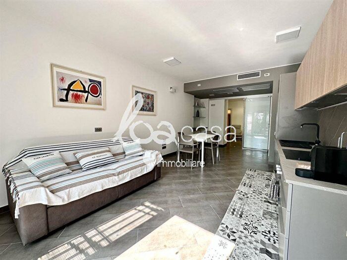 Appartamento trilocale in affitto in Lungomare Nazario Sauro, Centro, Loano