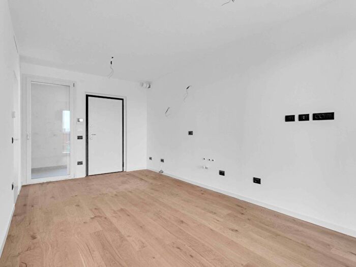 Appartamento bilocale in affitto in Via Ermenegildo Cantoni, Certosa, Milano