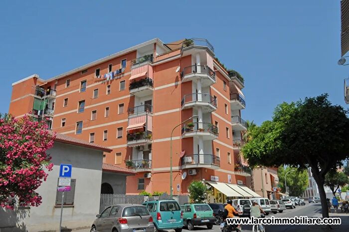 Appartamento con 10 locali in vendita in Via Lauro Scalea Cosenza, Scalea