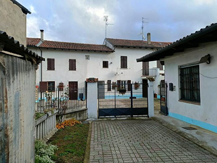 Casa con 5 locali in vendita in Cantone Grassi, Casale Monferrato
