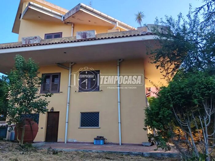 Casa con 10 locali in vendita in Traversa a Via Giovan Battista Romei, Vibo Valentia