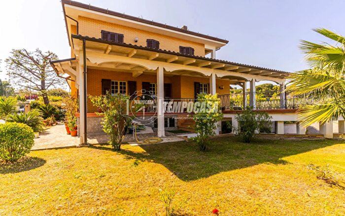 Casa con 10 locali in vendita in Contrada Migliarino, Civitanova Marche