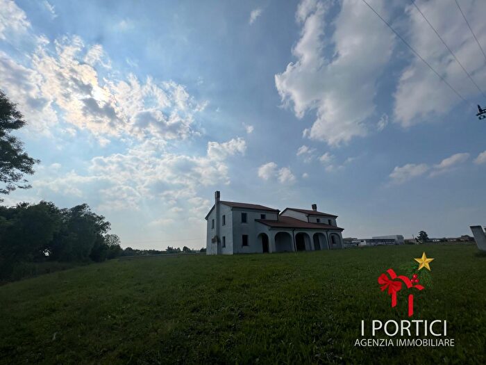 Casa con 5 locali in vendita in Via Tito Speri, Scorze