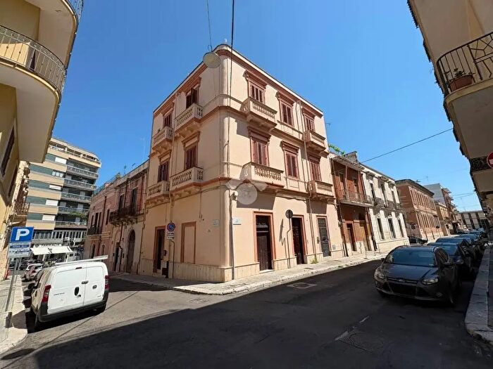 Appartamento trilocale in vendita in Via Bari, Brindisi