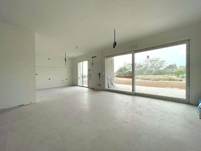 Appartamento quadrilocale in vendita in Via Manzoni, Guanzate