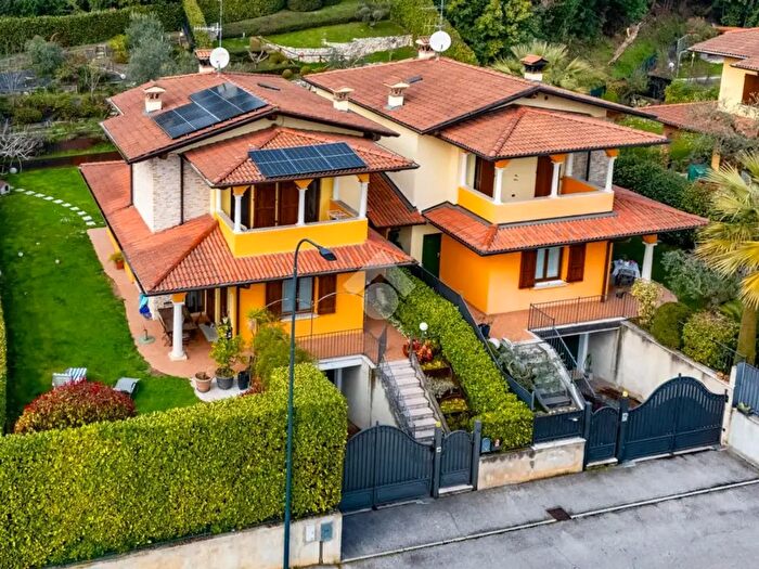 Casa con 5 locali in vendita in Via Pozzo, Salo