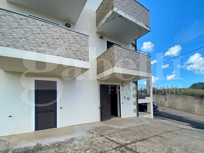 Appartamento bilocale in vendita in Via Grazia Deledda, Santa Maria Coghinas