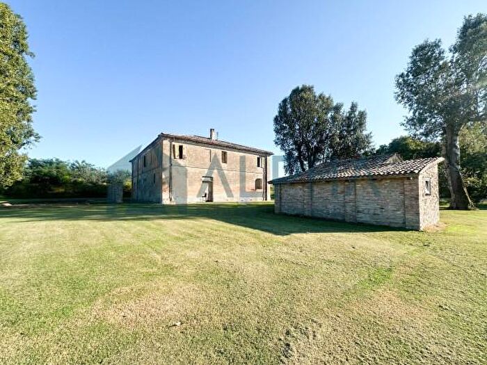 Casa con 6 locali in vendita in Via Ravegnana, Ravenna