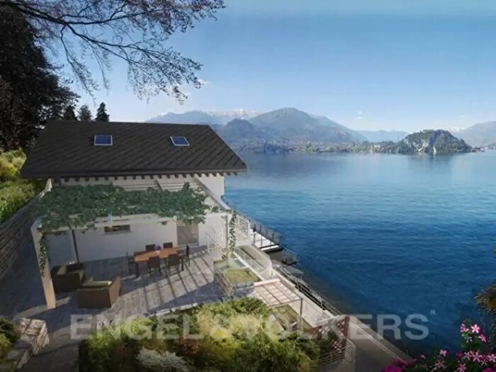 Casa con 6 locali in vendita in Via Statale, Varenna