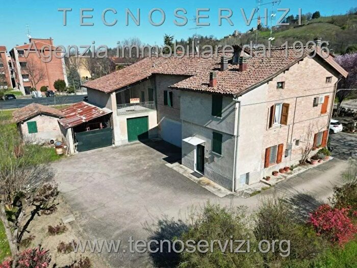 Casa con 5 locali in vendita in Savignano Sul Panaro