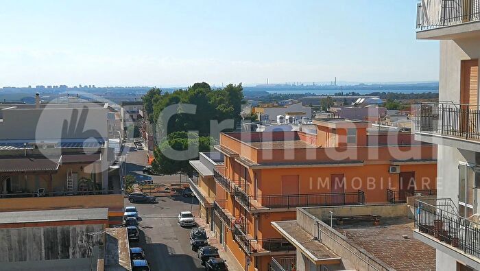 Appartamento trilocale in vendita in Via Mazzini, San Giorgio Ionico