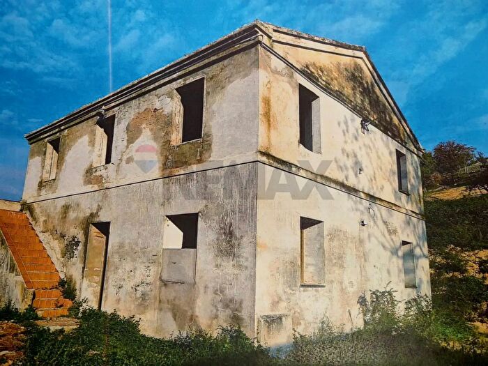 Casa con 8 locali in vendita in Contrada Duomo, Recanati