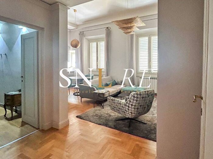 Appartamento quadrilocale in affitto in Piazza della Santissima Annunziata, San Marco SS Annunziata, Firenze