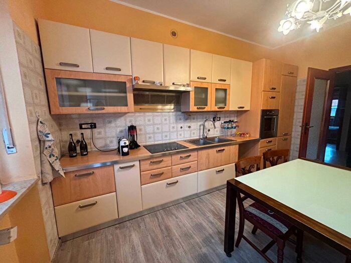 Appartamento quadrilocale in affitto in Via Guglielmo Marconi, Centro, Bra