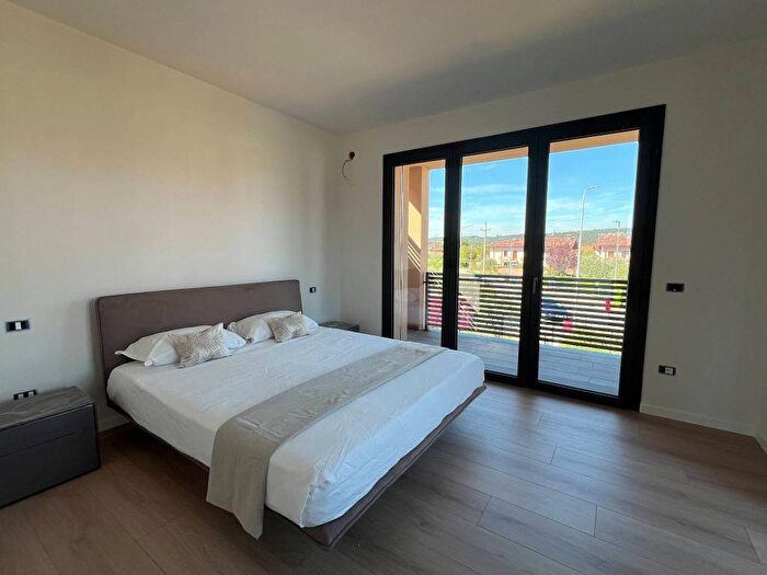 Casa con 6 locali in affitto in Via Case Sparse Serraglie, Pieve Vecchia Villaggio Sanghen, Manerba del Garda