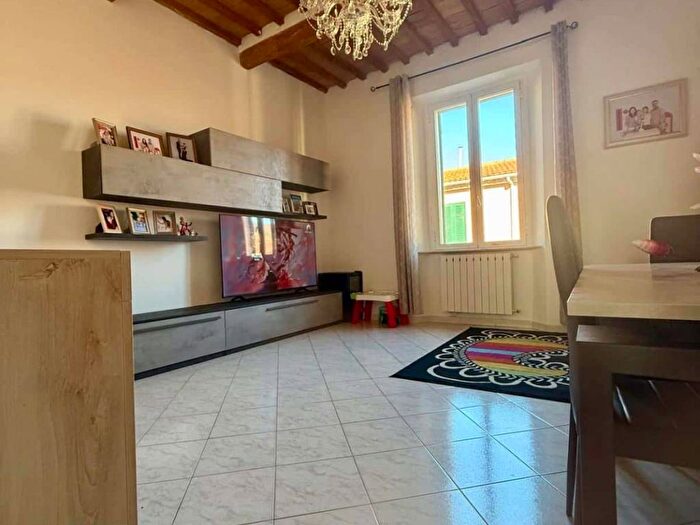 Appartamento trilocale in affitto in Via Edmondo De Amicis, Centro, Piombino