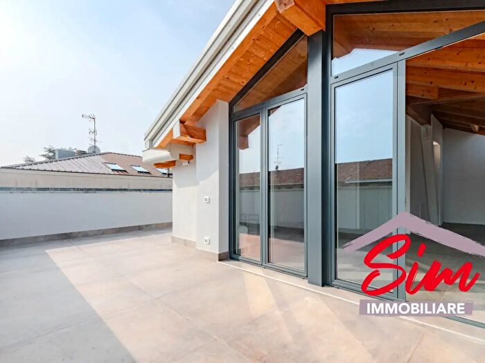 Appartamento trilocale in vendita in Viale Alessandro Volta Snc, Novara