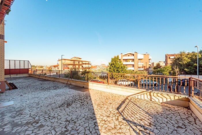 Appartamento trilocale in vendita in Via Montemaggiore Belsito, Roma