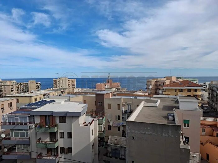 Appartamento con 7 locali in vendita in Viale Tunisi, Siracusa