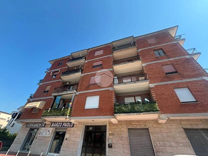 Appartamento trilocale in affitto in Via Sant'Antonio, Falciano, Caserta