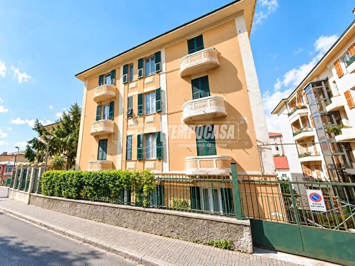 Appartamento con 5 locali in vendita in Via Beato Formica, Savona