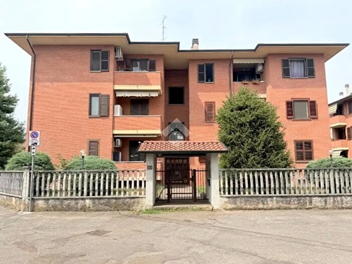 Appartamento trilocale in vendita in Via Svevo, Cesate