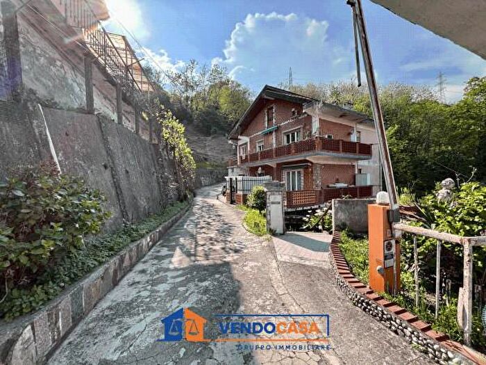 Appartamento quadrilocale in vendita in Via Antica Strada dalla Guardia, Ceranesi