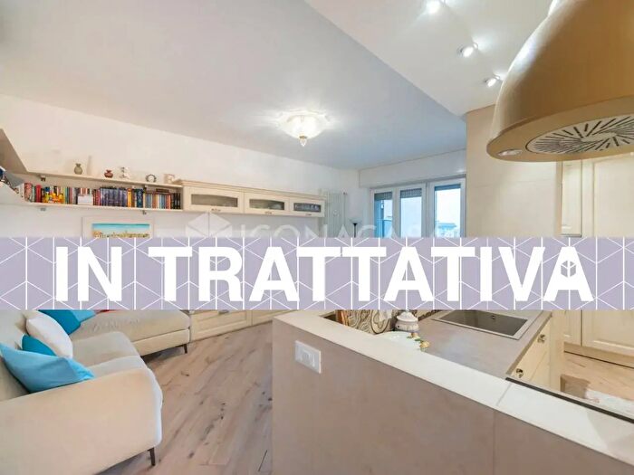 Appartamento trilocale in vendita in Via Messina, Milano