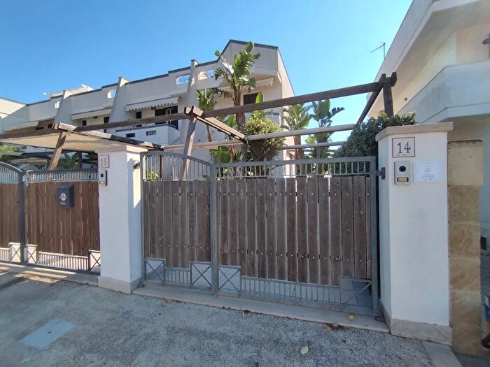 Casa bilocale in vendita in Torre San Giovanni, Ugento