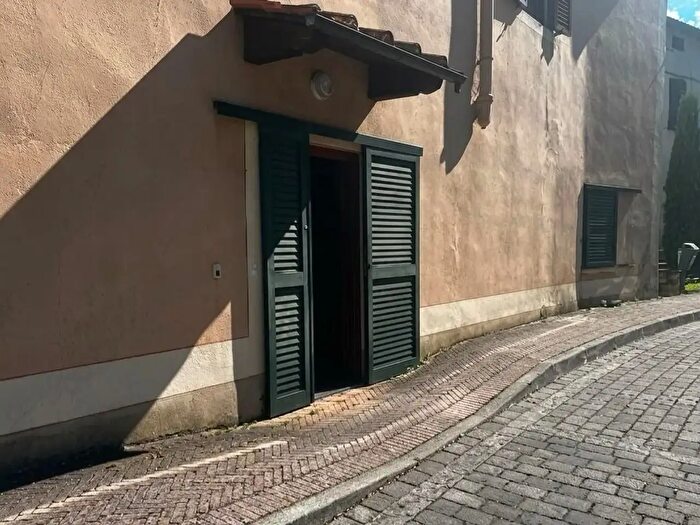Appartamento con 5 locali in vendita in Gallicano