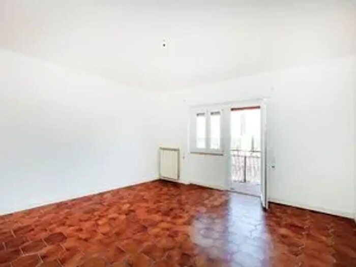 Appartamento trilocale in vendita in Via Alife, Roma