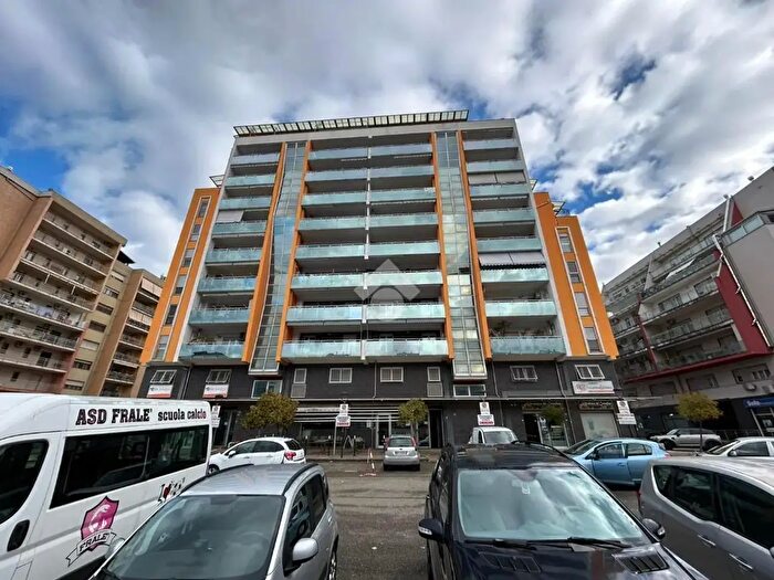 Appartamento trilocale in vendita in Via Giacomo Mancini, Cosenza