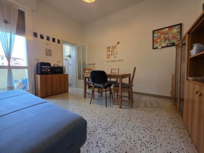 Appartamento trilocale in affitto in Via Toscana, Bologna