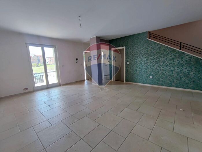 Casa con 5 locali in vendita in Via del Lazzaretto, Sparanise