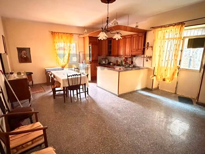 Casa con 6 locali in vendita in Via Frate Guidi, Canicatti'