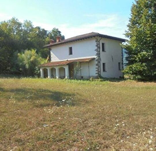 Casa con 6 locali in vendita in Coreglia Antelminelli