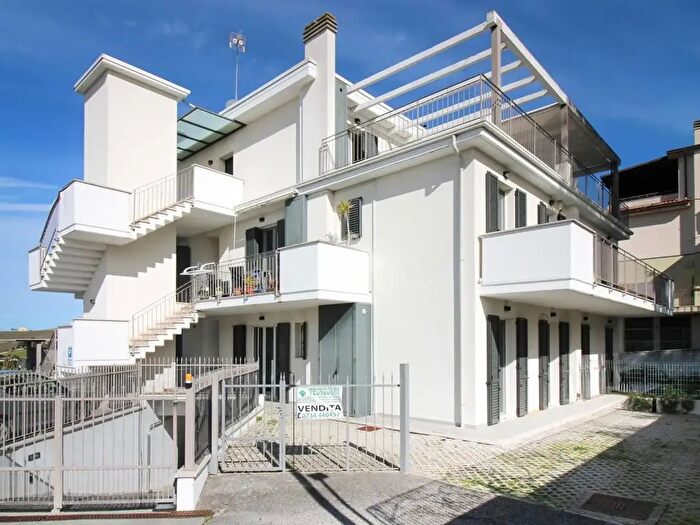 Appartamento trilocale in vendita in Via Costanzo Mazzoni, Fermo