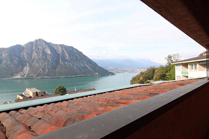 Casa quadrilocale in vendita in Via Arogno, Campione D'Italia