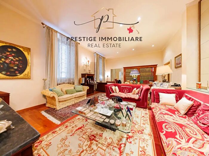 Appartamento con 10 locali in vendita in Livorno