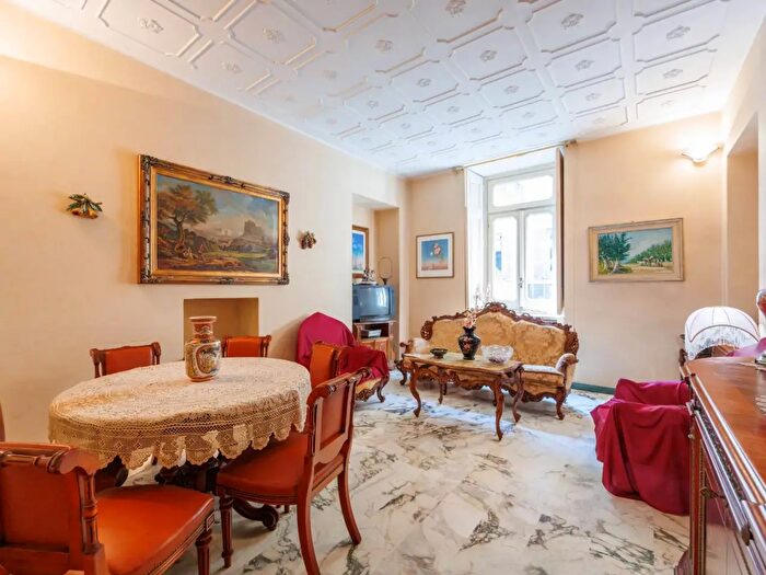 Appartamento con 5 locali in vendita in Via Maria Vittoria, Torino