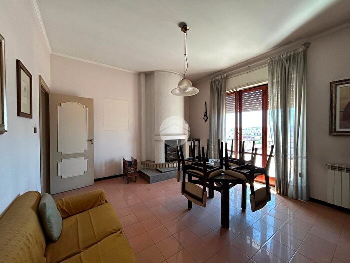 Appartamento trilocale in vendita in Corso Giuseppe Garibaldi, Afragola