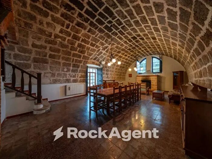 Casa con 6 locali in vendita in Via degli Orti, Alghero