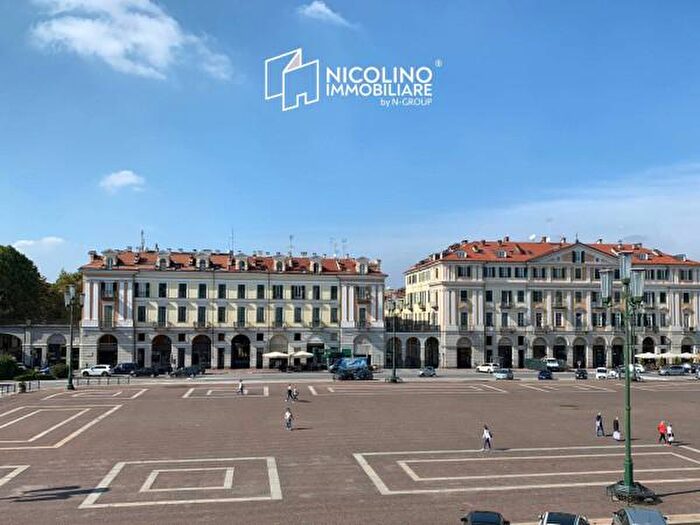 Appartamento con 6 locali in vendita in Piazza Tancredi Duccio Galimberti, Cuneo