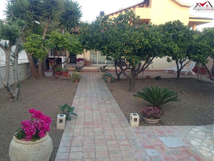 Casa con 7 locali in vendita in Minosse, Cattolica Eraclea